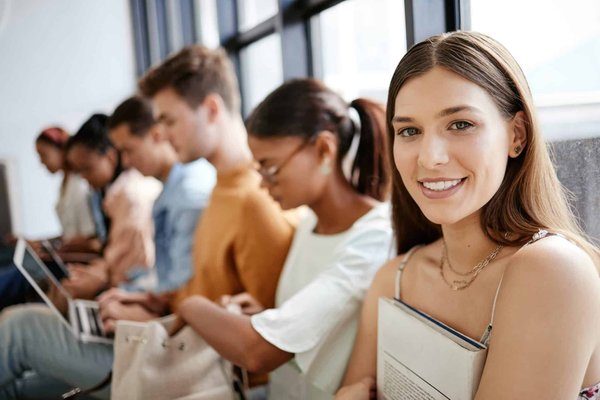 En quête d'emploi à Marseille : où chercher et comment se démarquer ?